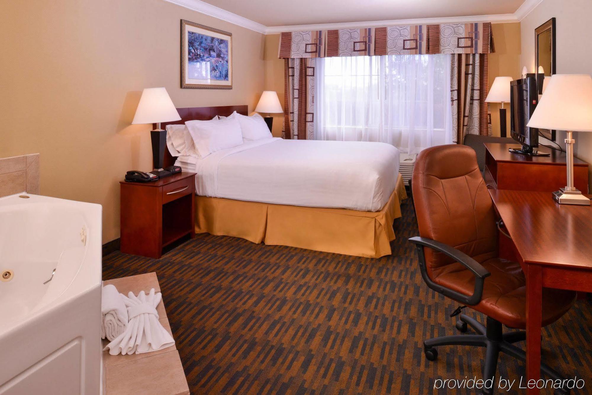 Holiday Inn Express & Suites Watsonville By Ihg Esterno foto