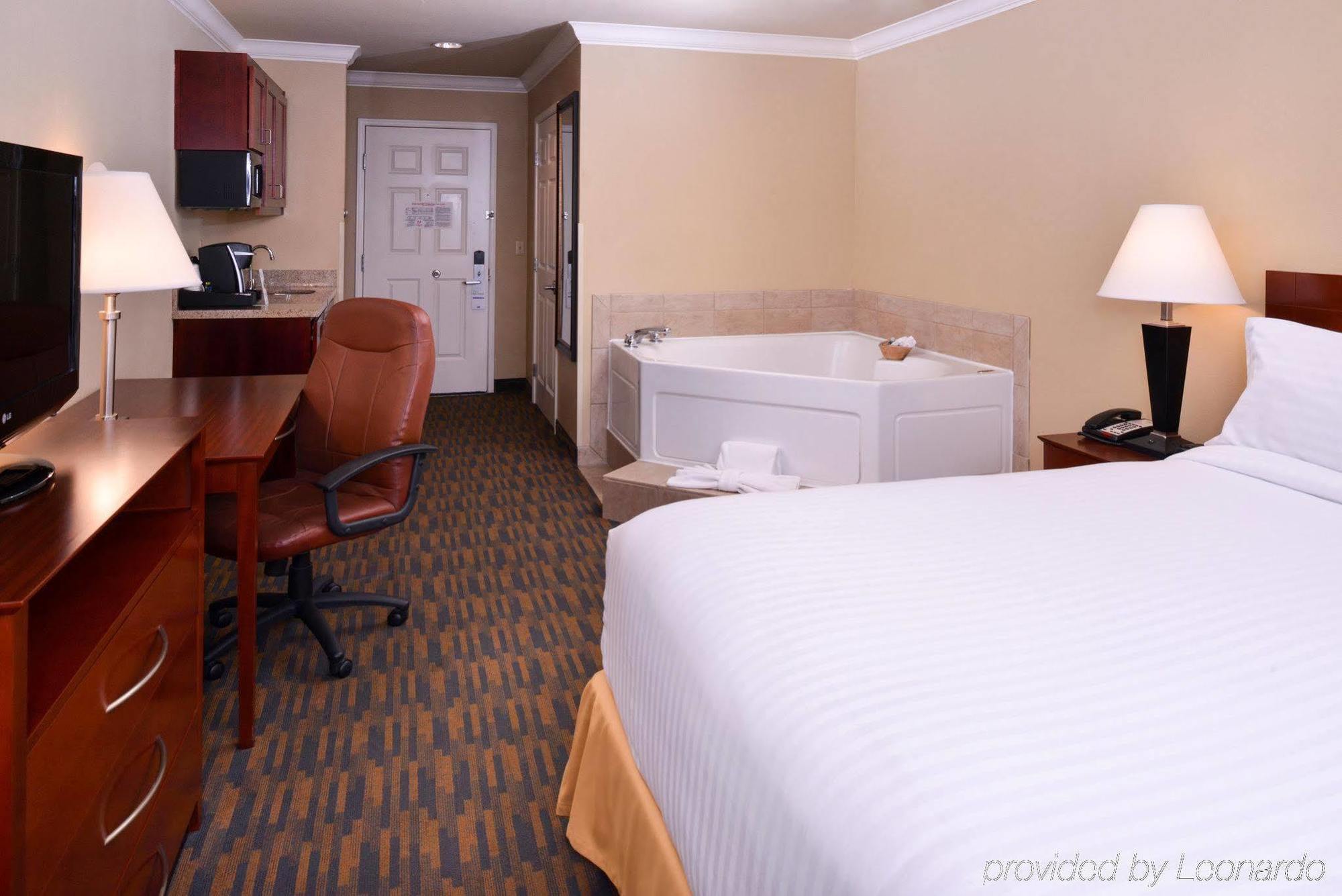 Holiday Inn Express & Suites Watsonville By Ihg Esterno foto